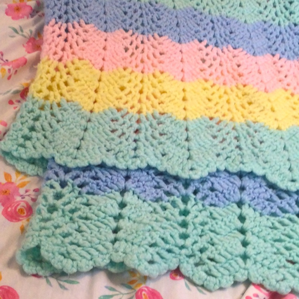 🌸Handcrafted crocheted baby afghan &floral receiving blanket.
